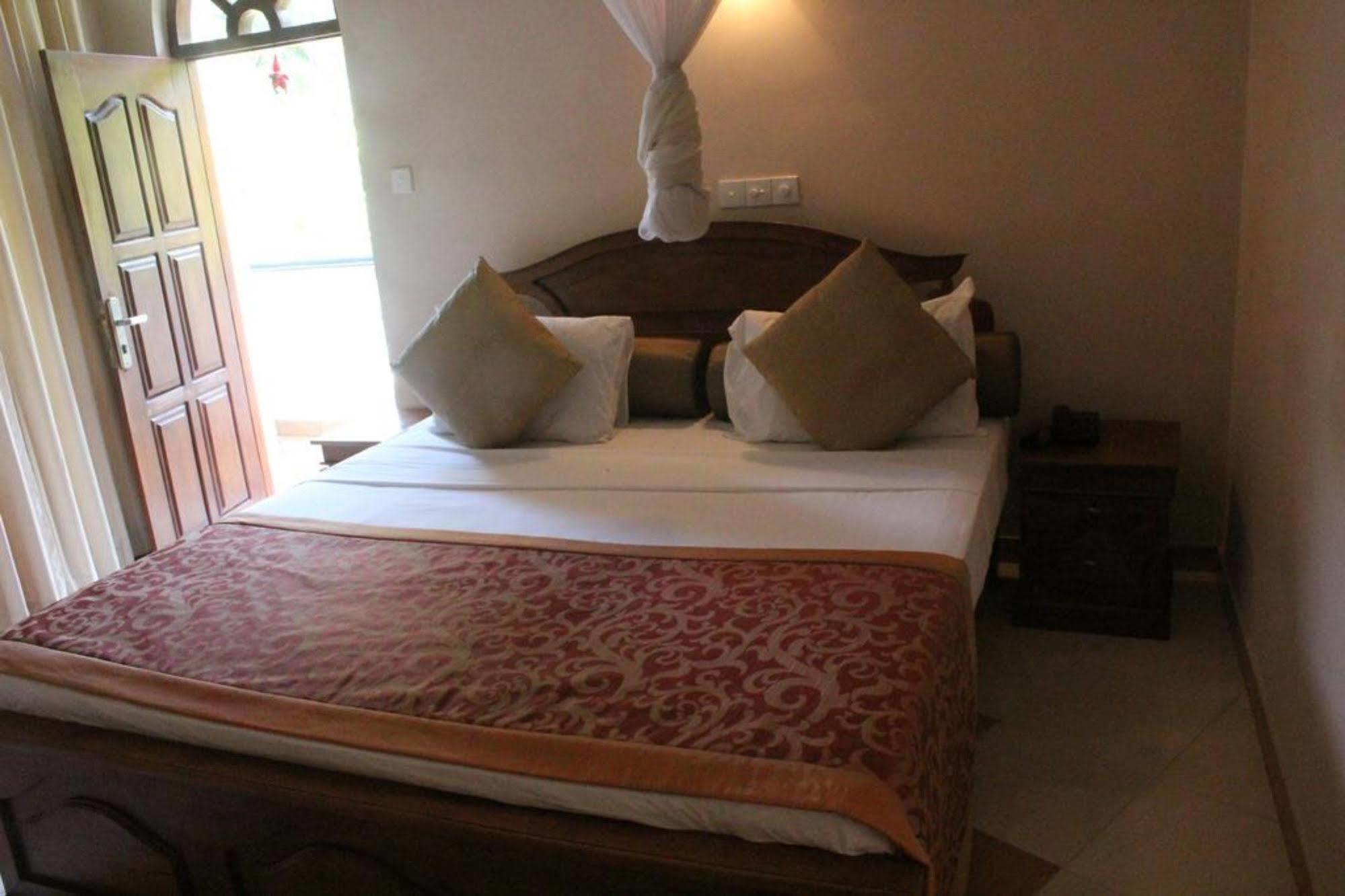 Hotel Bentota Village Exterior photo